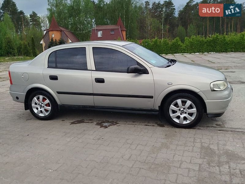 Седан Opel Astra 2007 в Звягелі