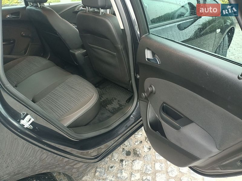 Универсал Opel Astra 2015 в Львове