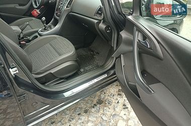 Универсал Opel Astra 2015 в Львове