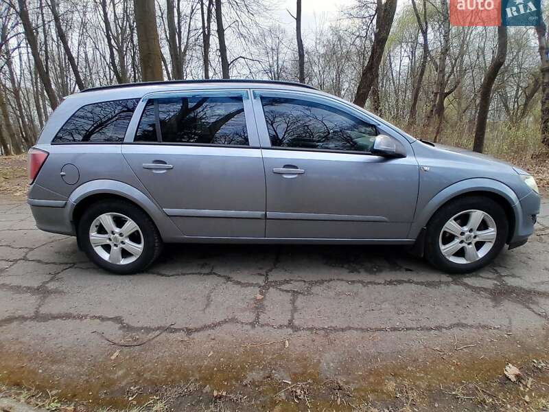 Универсал Opel Astra 2007 в Калуше