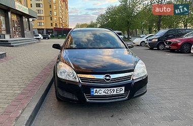 Універсал Opel Astra 2009 в Луцьку