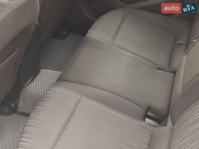 Универсал Opel Astra 2011 в Калуше