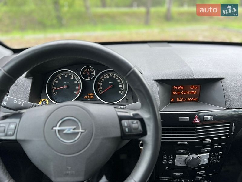 Универсал Opel Astra 2010 в Луцке
