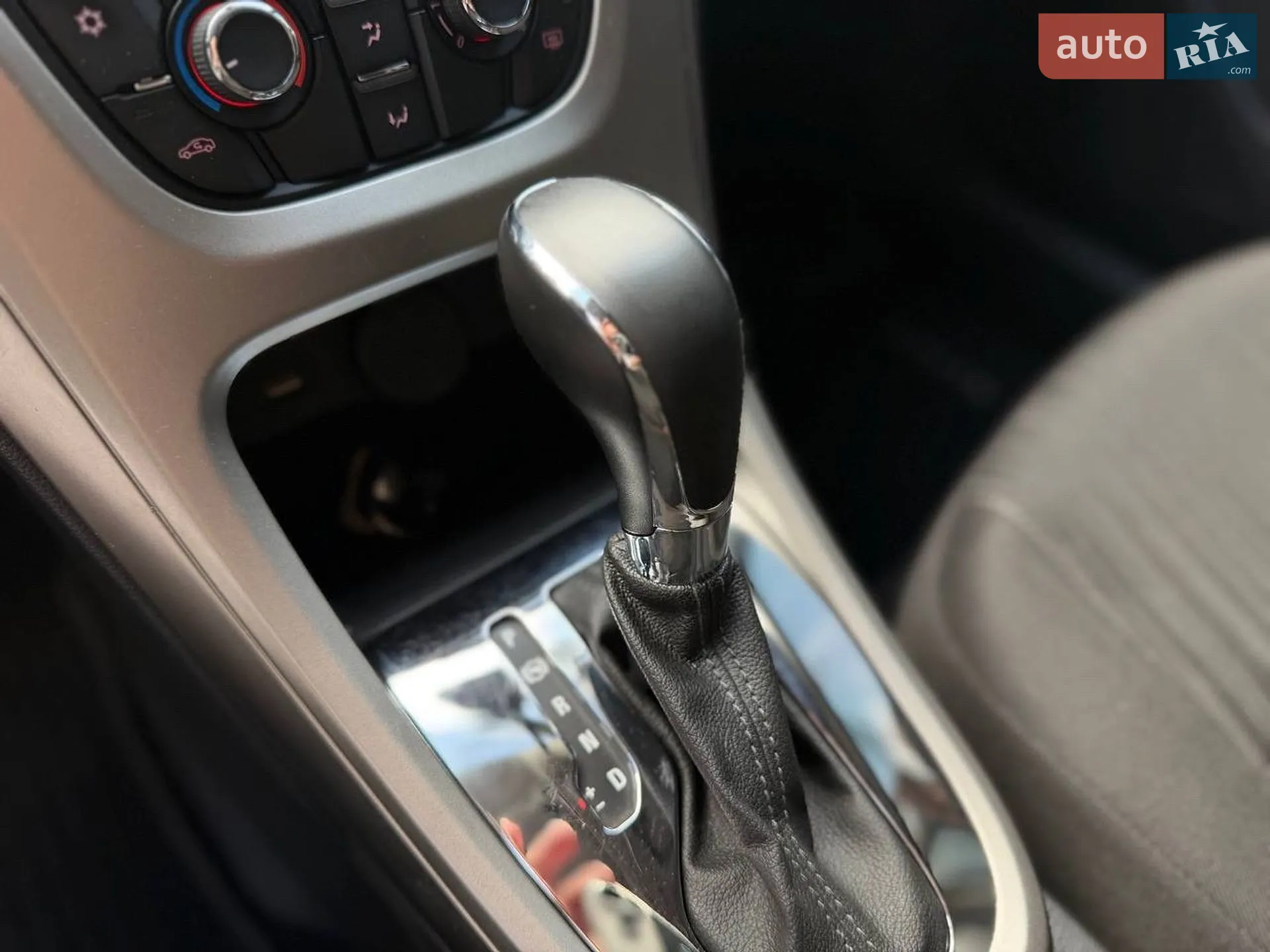 2011 Opel Astra - мініатюра 12