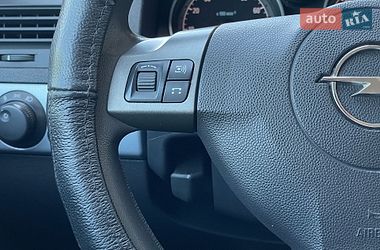 Хетчбек Opel Astra 2006 в Бердичеві