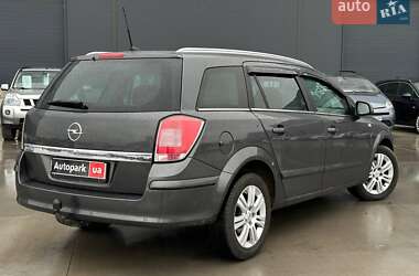 Универсал Opel Astra 2010 в Львове
