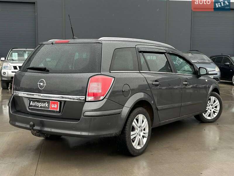 Универсал Opel Astra 2010 в Львове