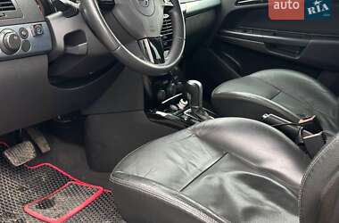 Универсал Opel Astra 2010 в Львове