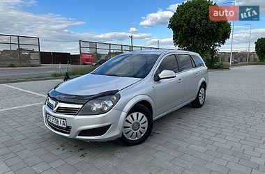 Универсал Opel Astra 2010 в Ивано-Франковске
