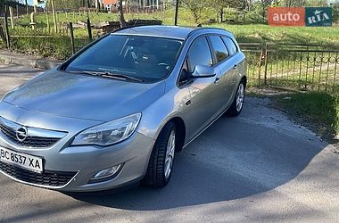 Универсал Opel Astra 2011 в Бориславе