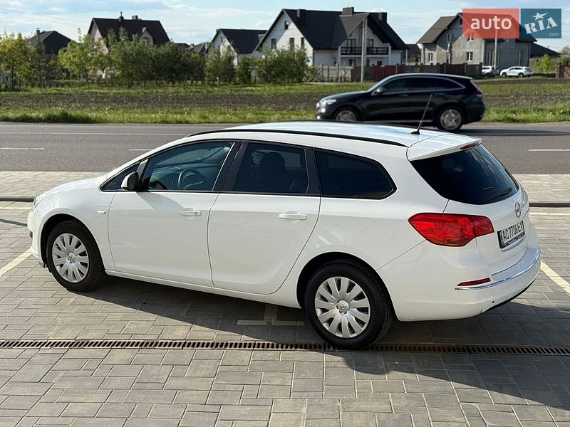 Универсал Opel Astra 2014 в Луцке