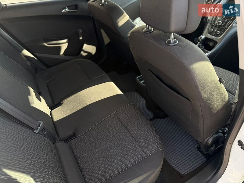 Универсал Opel Astra 2014 в Луцке