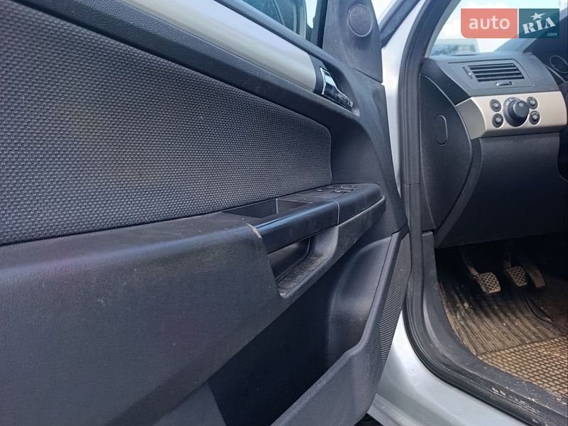 Универсал Opel Astra 2007 в Луцке