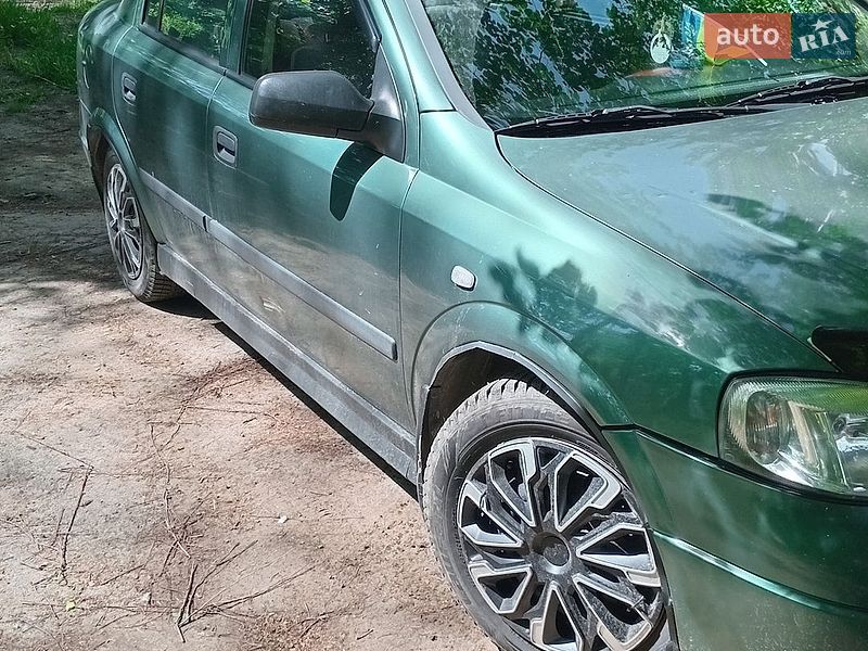 Седан Opel Astra 2006 в Хмельницком