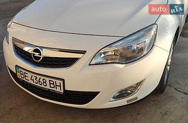Універсал Opel Astra 2011 в Миколаєві