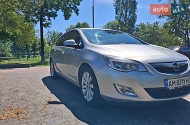 Універсал Opel Astra 2010 в Житомирі