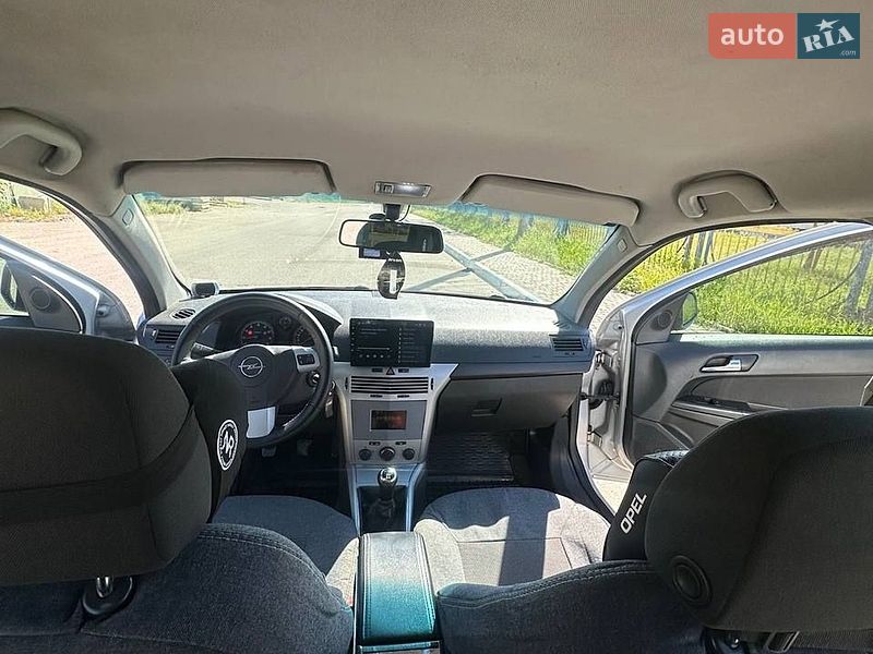 Універсал Opel Astra 2012 в Южному