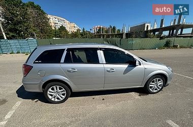 Універсал Opel Astra 2012 в Южному