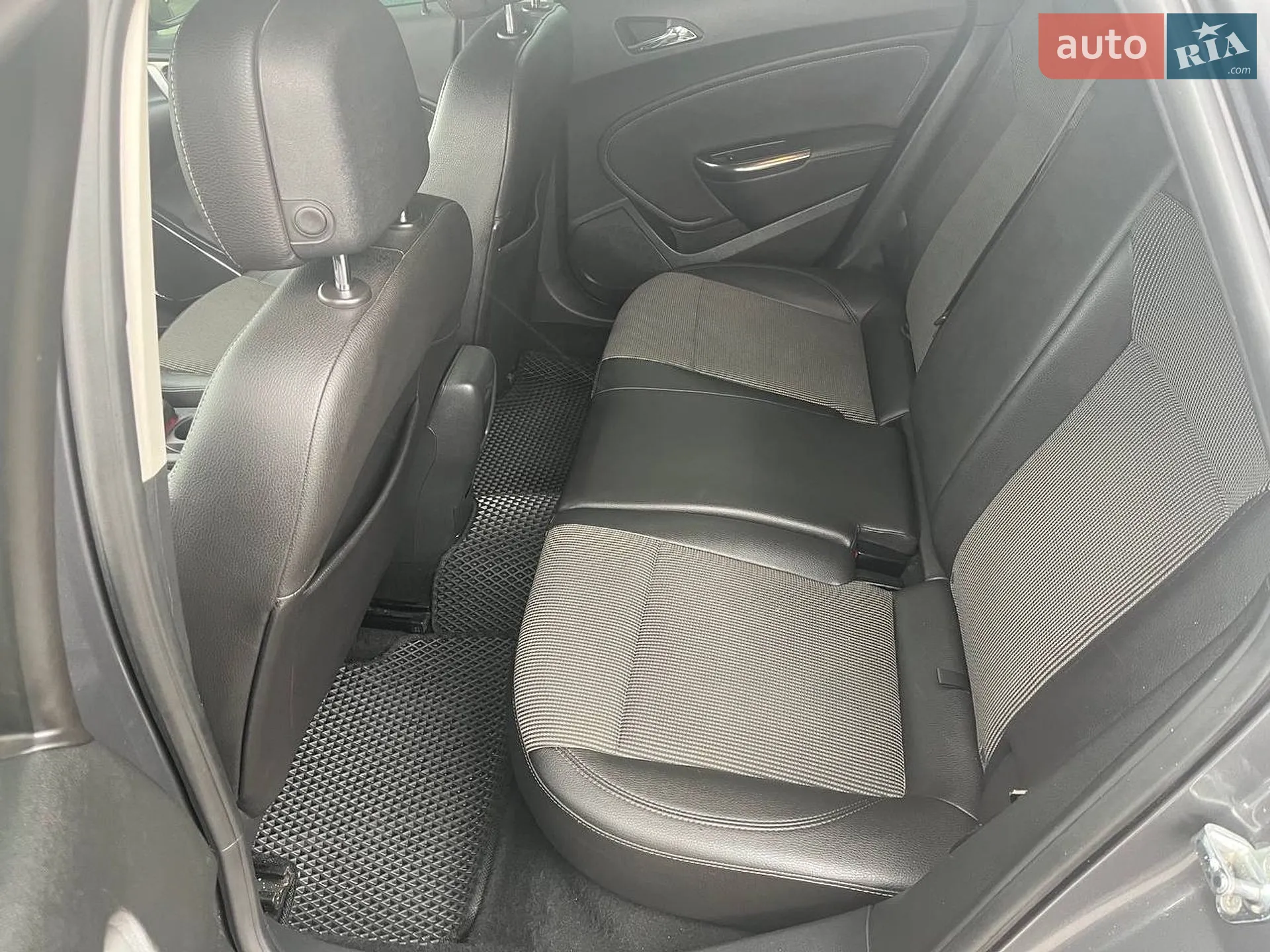 2012 Opel Astra - мініатюра 11