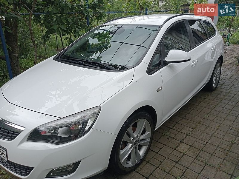 Универсал Opel Astra 2011 в Днепре