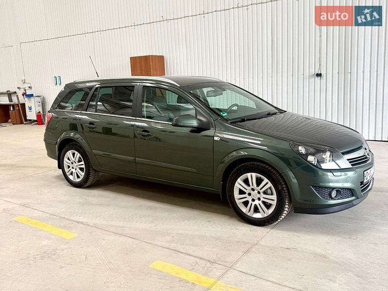 Универсал Opel Astra 2009 в Хмельницком