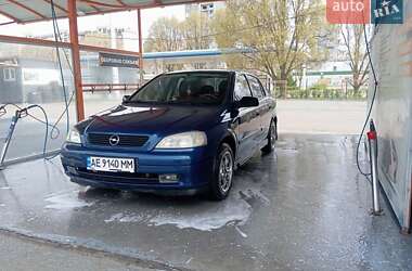 Седан Opel Astra 2004 в Днепре