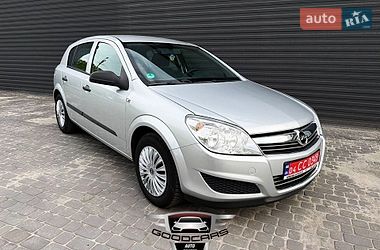 Хэтчбек Opel Astra 2009 в Каменском