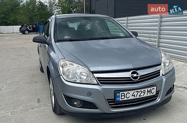 Хэтчбек Opel Astra 2006 в Дрогобыче
