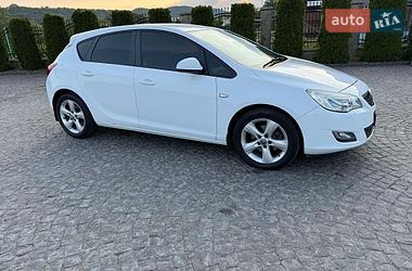 Хэтчбек Opel Astra 2010 в Жовкве