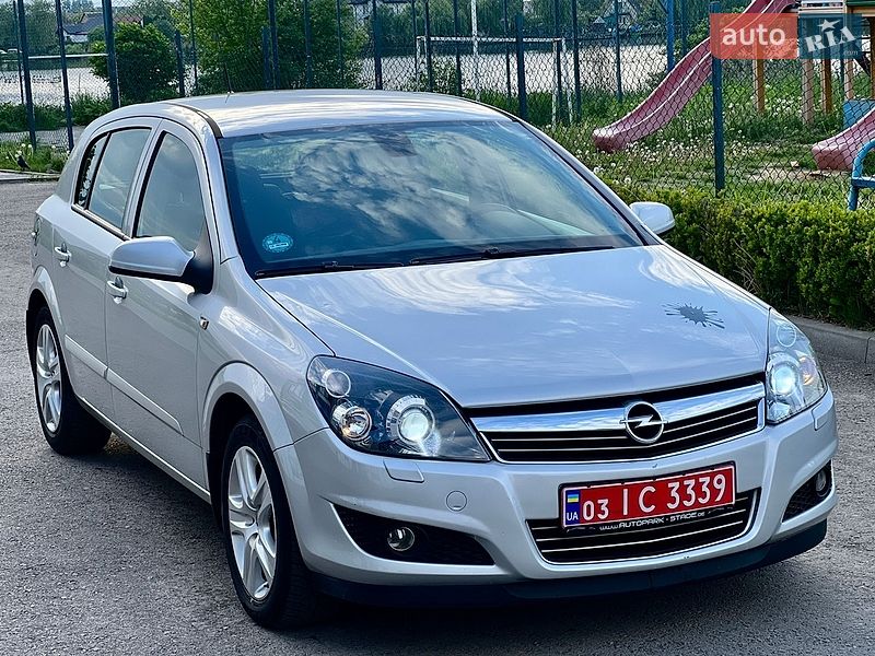 Хэтчбек Opel Astra 2009 в Ровно