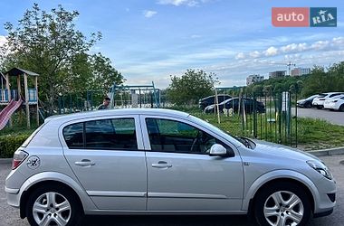 Хэтчбек Opel Astra 2009 в Ровно