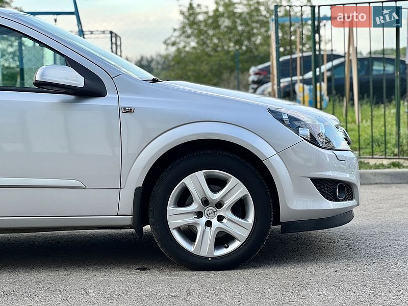 Хэтчбек Opel Astra 2009 в Ровно