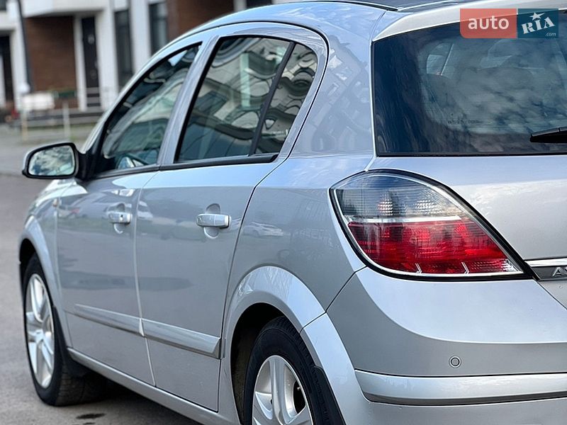 Хэтчбек Opel Astra 2009 в Ровно