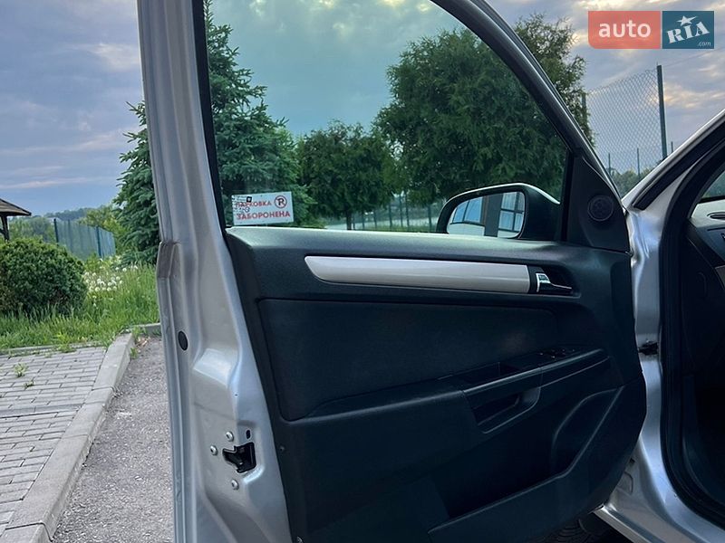 Хэтчбек Opel Astra 2009 в Ровно