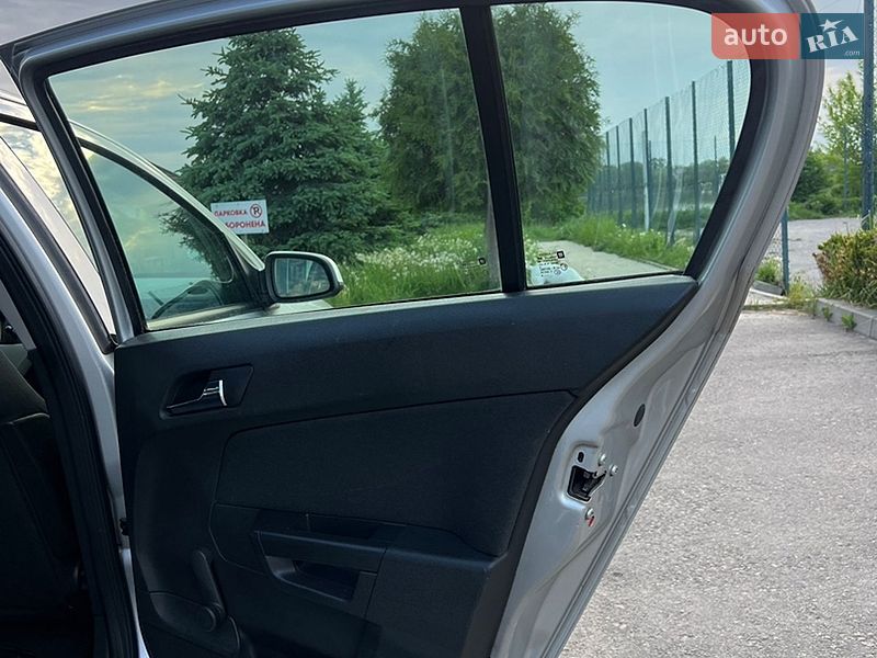 Хэтчбек Opel Astra 2009 в Ровно