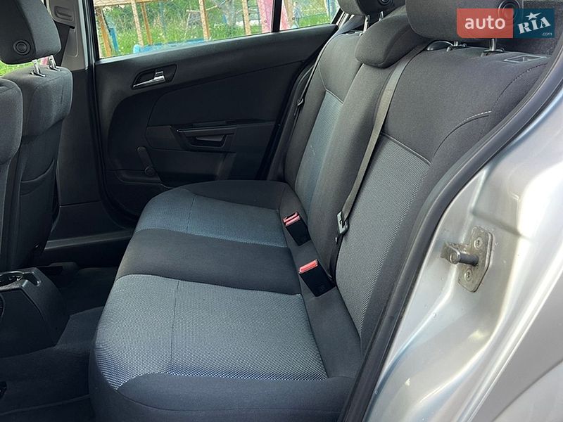 Хэтчбек Opel Astra 2009 в Ровно