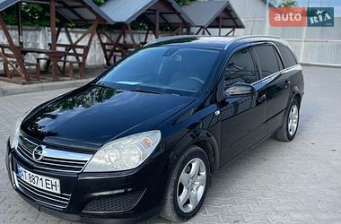 Универсал Opel Astra 2008 в Хотине