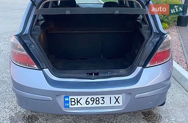Хэтчбек Opel Astra 2008 в Олевске
