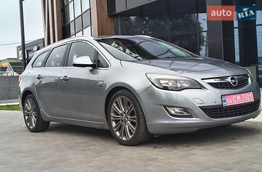 Універсал Opel Astra 2012 в Луцьку