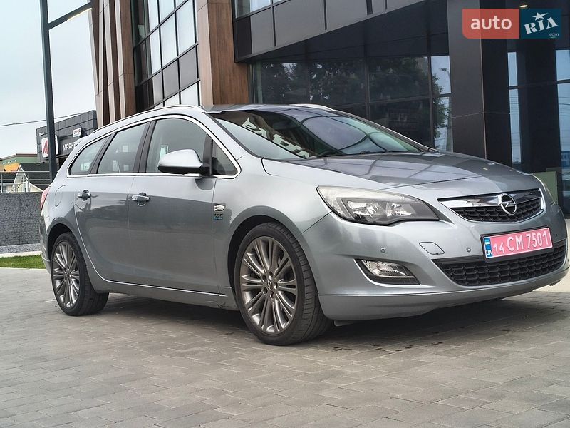 Универсал Opel Astra 2012 в Луцке