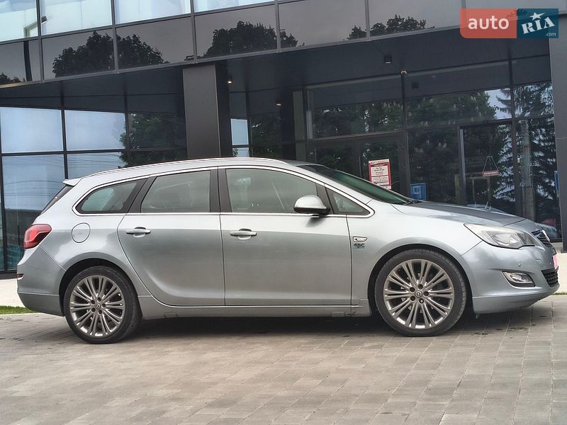 Универсал Opel Astra 2012 в Луцке