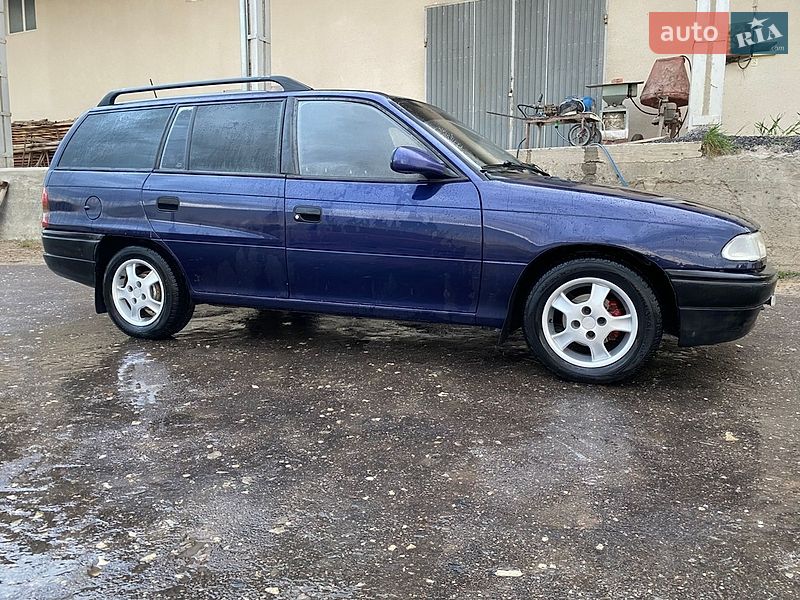 Універсал Opel Astra 1997 в Гусятині