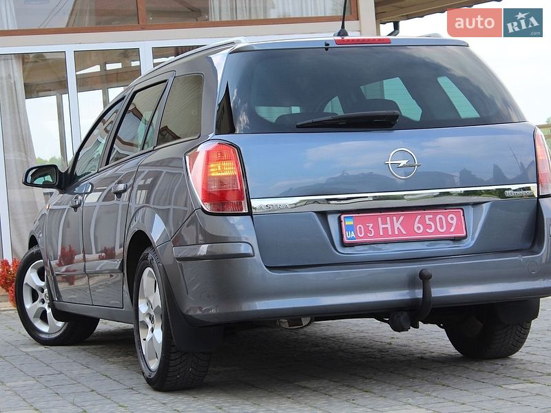 Универсал Opel Astra 2006 в Трускавце