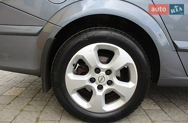 Универсал Opel Astra 2006 в Трускавце