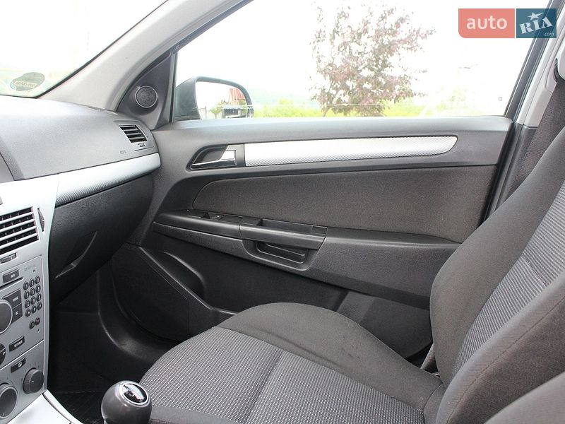 Универсал Opel Astra 2006 в Трускавце