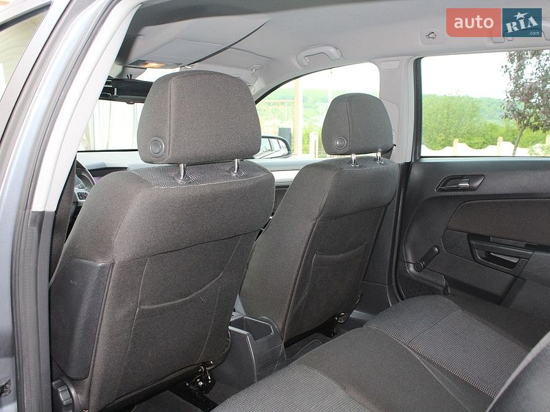 Универсал Opel Astra 2006 в Трускавце