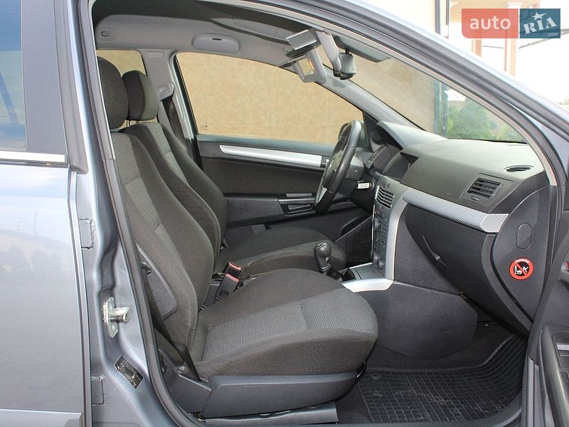 Универсал Opel Astra 2006 в Трускавце