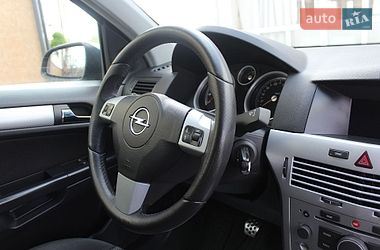 Универсал Opel Astra 2006 в Трускавце