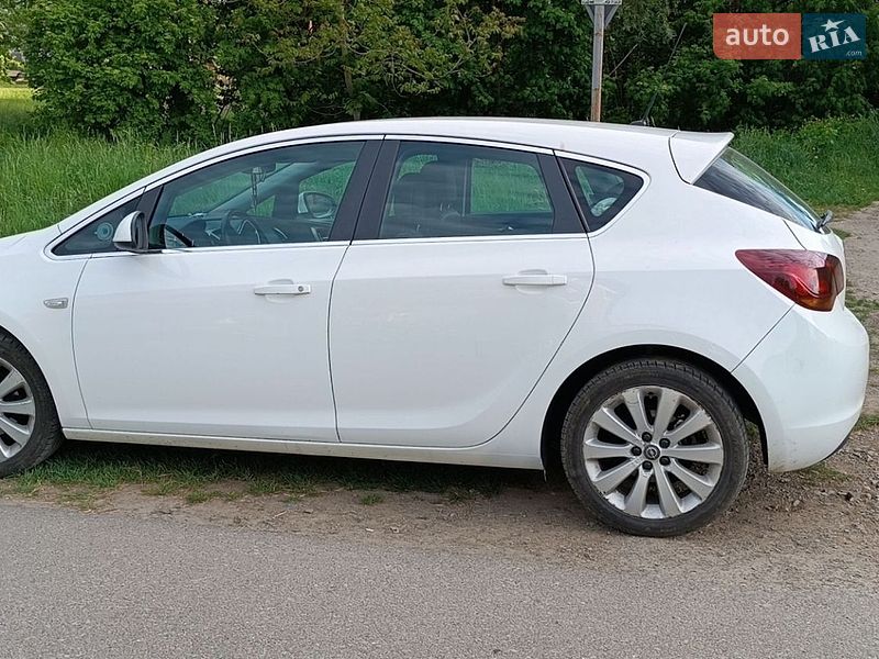 Хетчбек Opel Astra 2010 в Дрогобичі