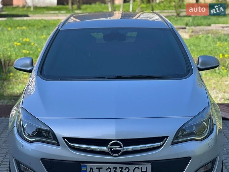 Універсал Opel Astra 2013 в Івано-Франківську